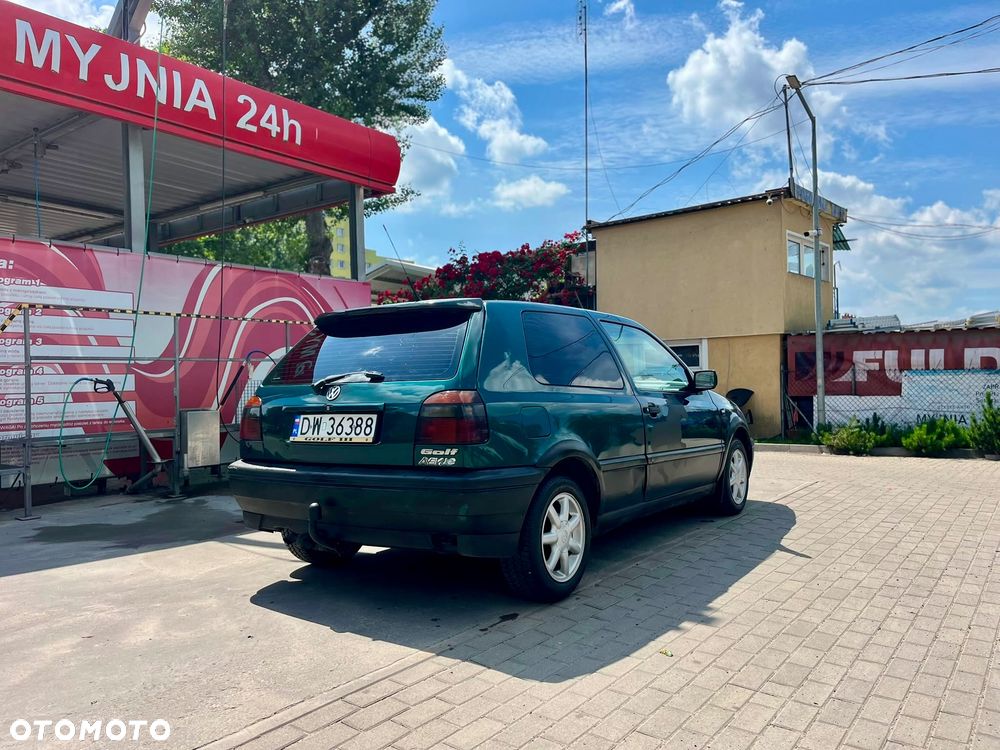 Volkswagen Golf 1.6 CL - 9