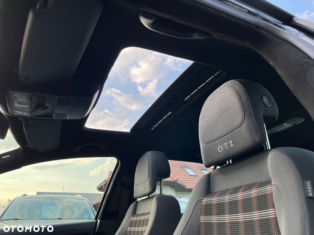 Volkswagen Golf 2.0 GTI DSG - 12