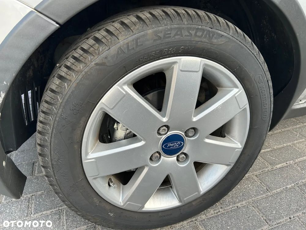 Ford Fusion 1.6 + - 17