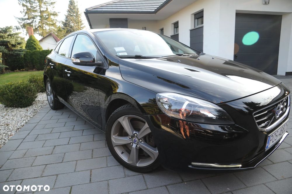 Volvo V40 D3 Momentum - 1