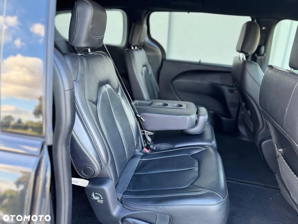 Chrysler Pacifica - 18
