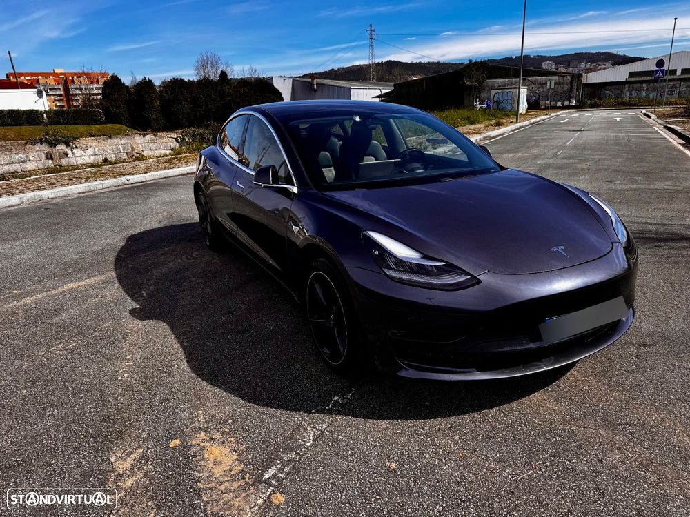 Tesla Model 3 - 3