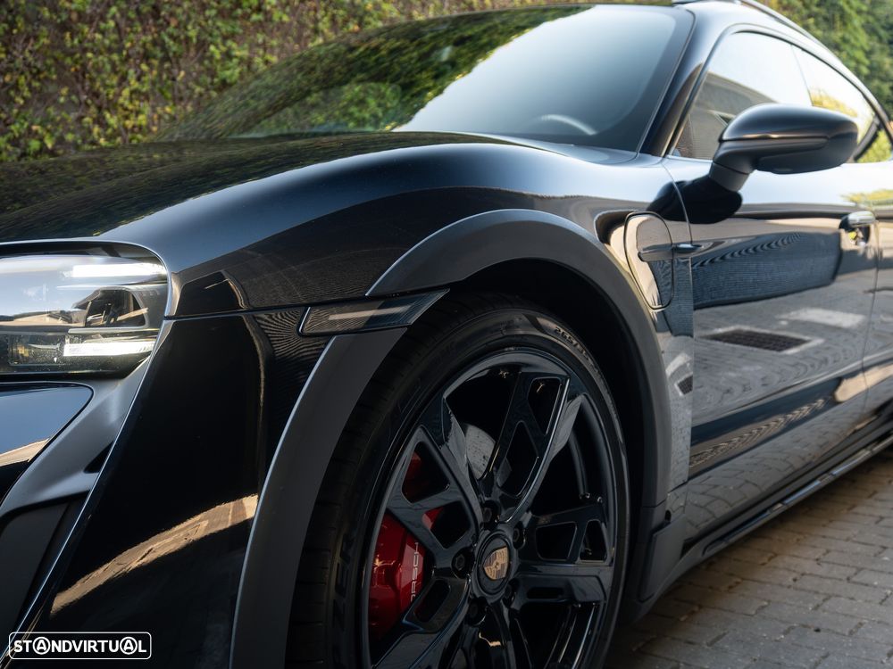 Porsche Taycan Cross Turismo 4S - 8