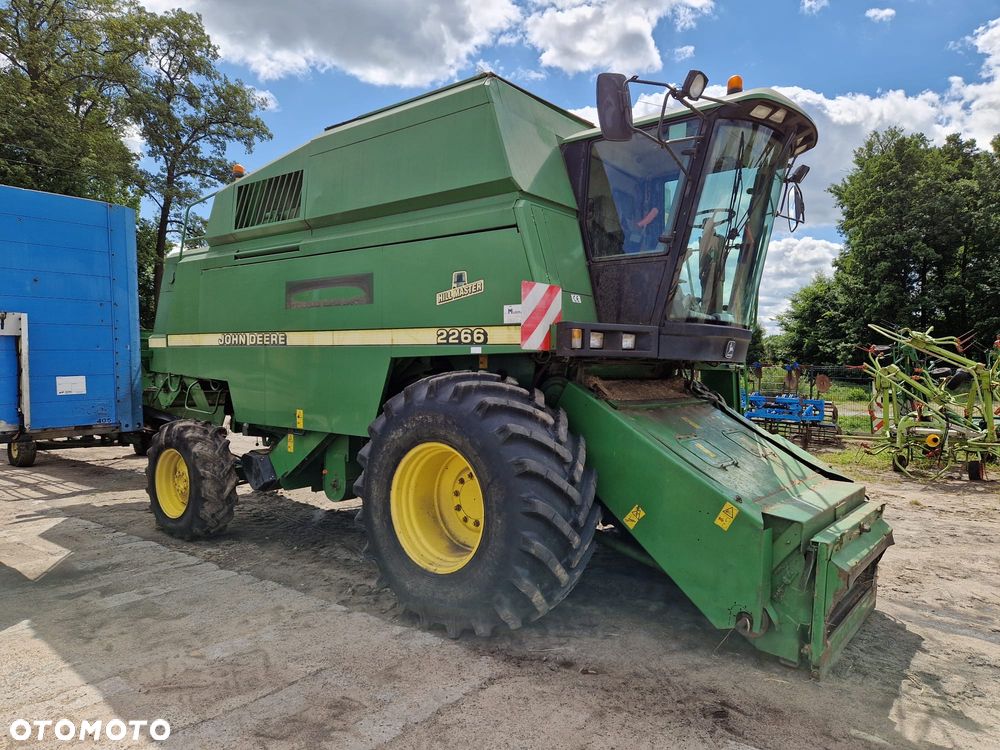John Deere 2266 HillMaster - 2