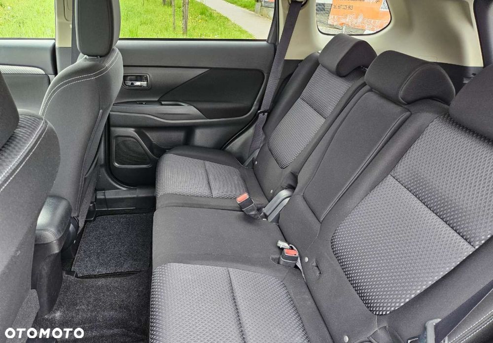 Mitsubishi Outlander - 25