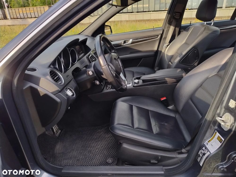 Mercedes-Benz Klasa C 350 4Matic (BlueEFFICIENCY) 7G-TRONIC Avantgarde - 16