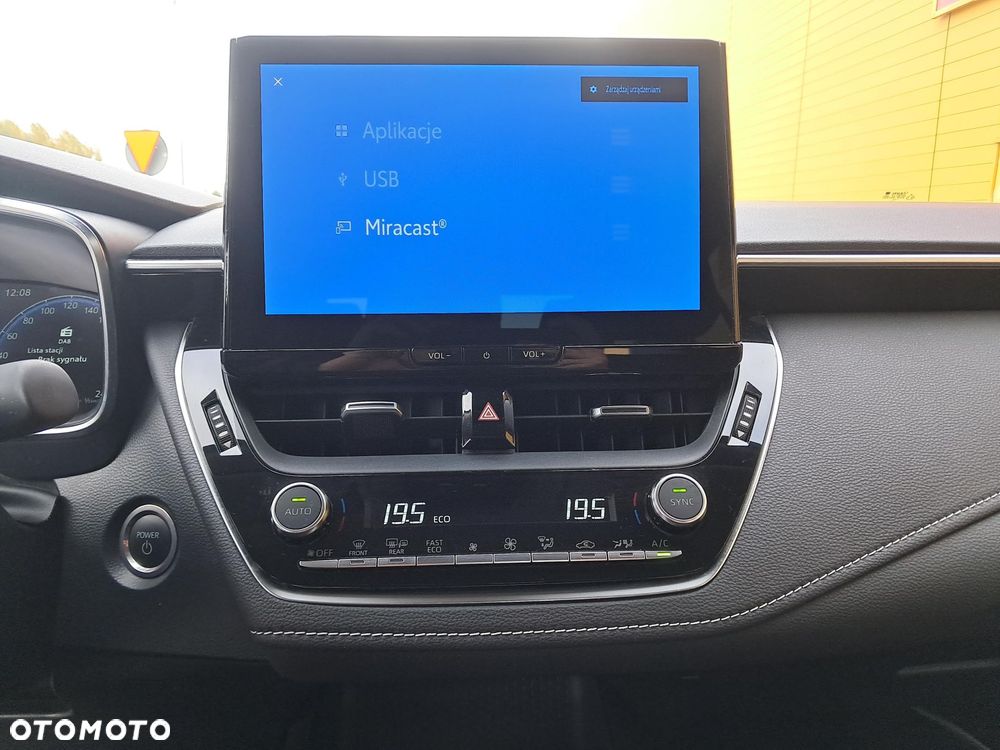 Toyota Corolla 1.8 Hybrid Comfort - 28