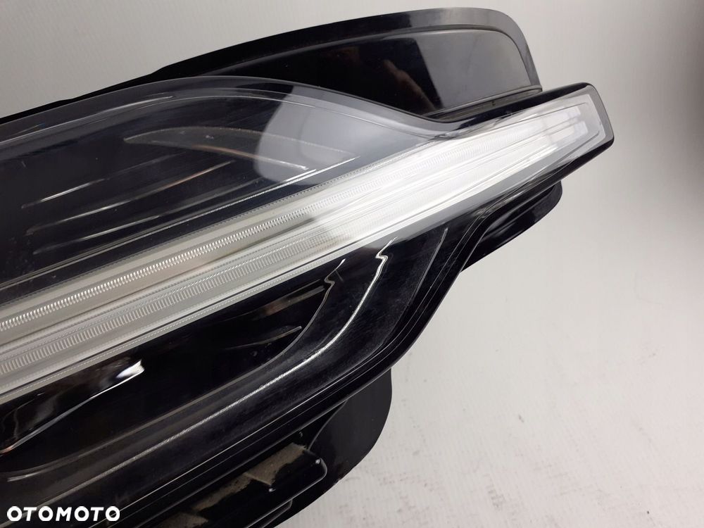 Lampa Volvo lampa prawa S\V60 CC 17-22 MID LED.32228816 - 3