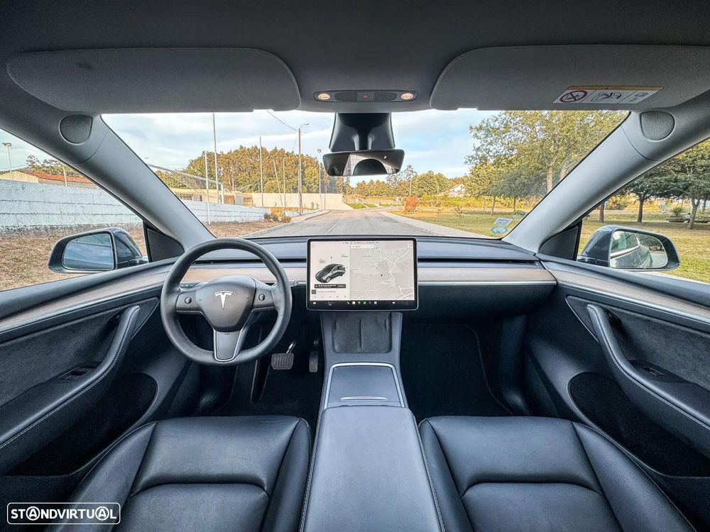 Tesla Model Y Long Range Dual Motor AWD - 12