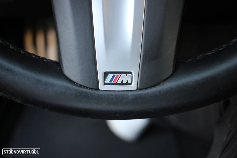 BMW 520 d Pack Desportivo M Auto - 25