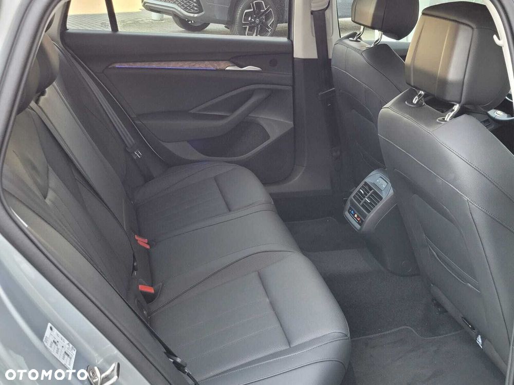 Skoda Superb 2.0 TDI SCR 4x4 L&K DSG - 9