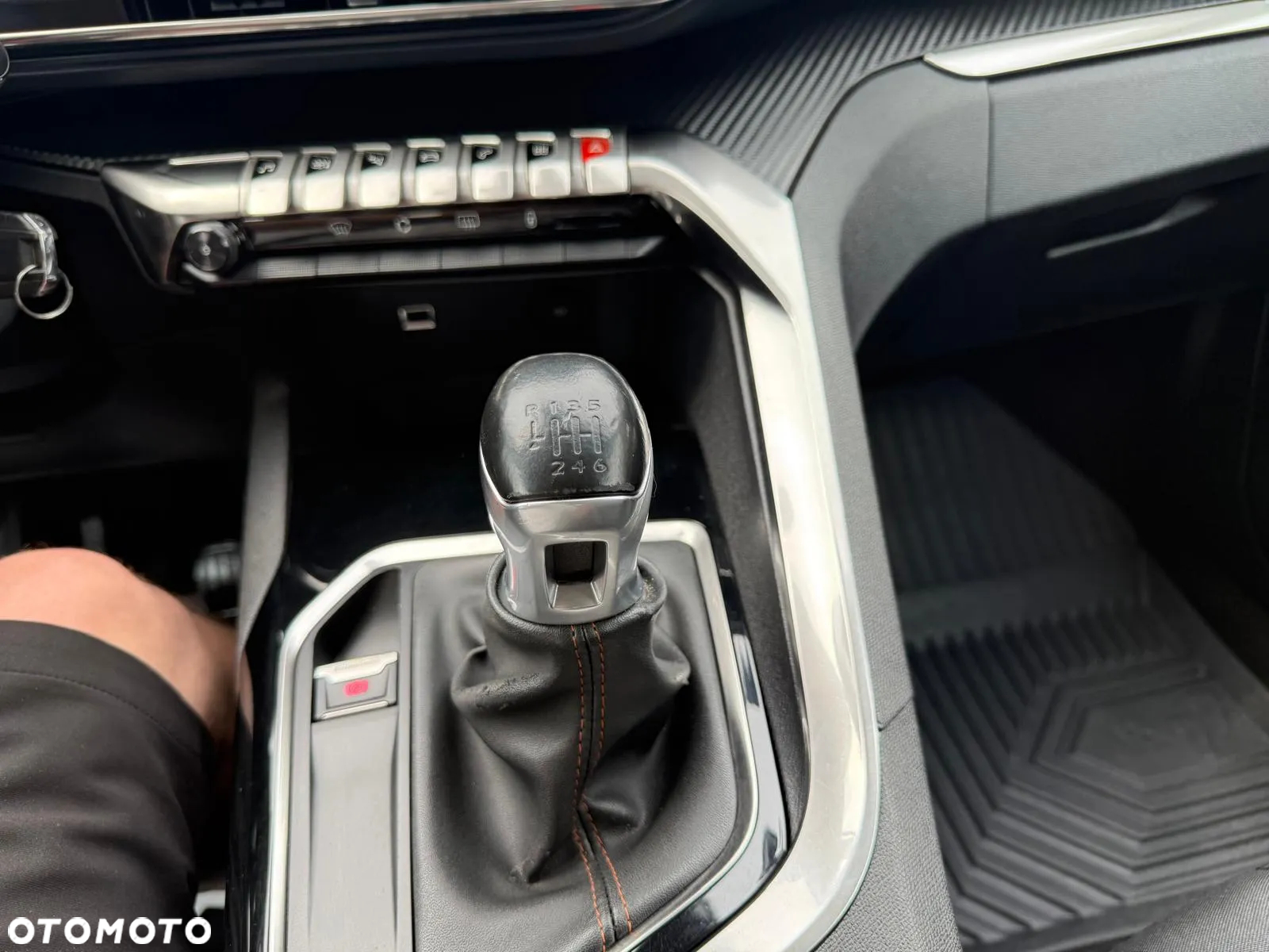 Peugeot 3008 1.5 BlueHDi Active Pack S&S - 15