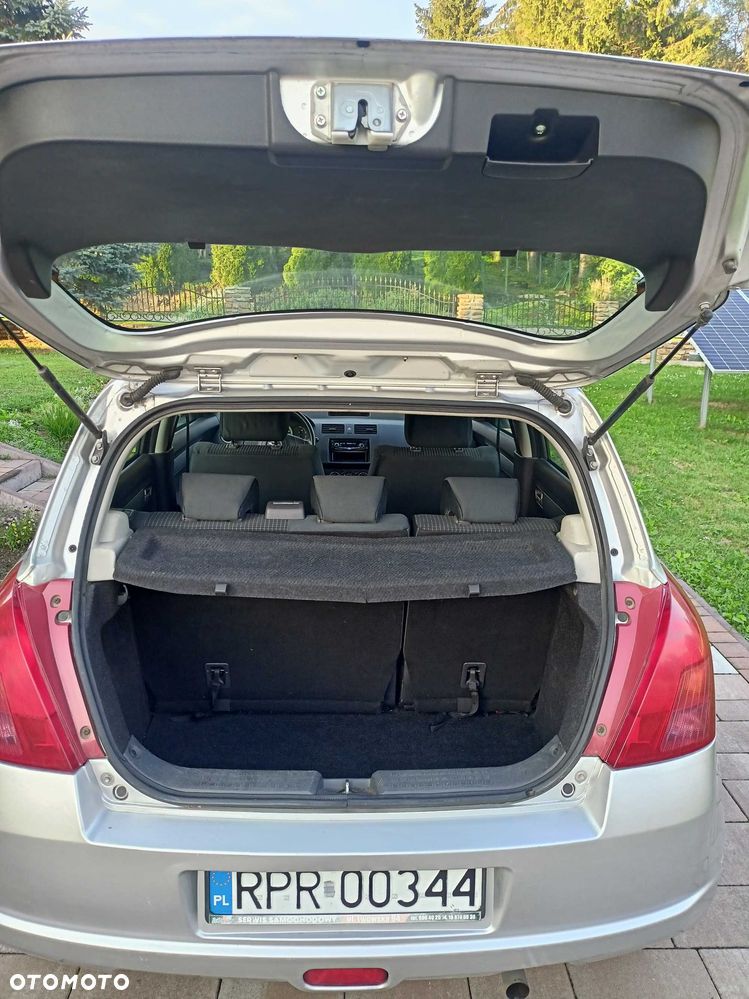 Suzuki Swift - 8