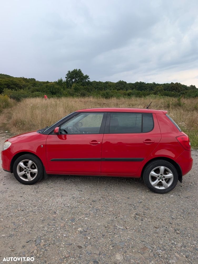 Skoda Fabia 1.2 HTP Ambiente - 2