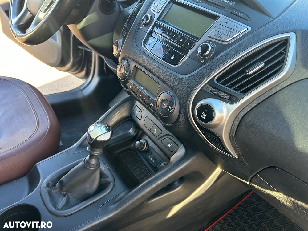 Hyundai ix35 2.0 CRDI 4WD Premium - 8