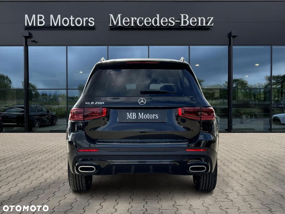 Mercedes-Benz GLB - 8