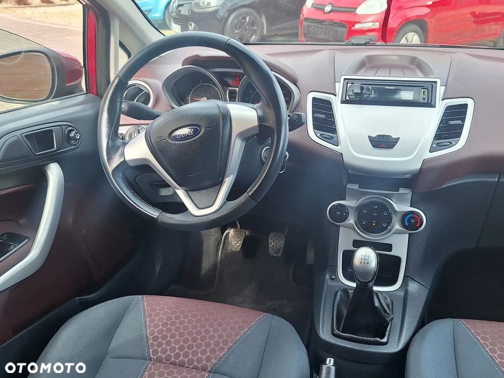 Ford Fiesta 1.25 Celebration - 9