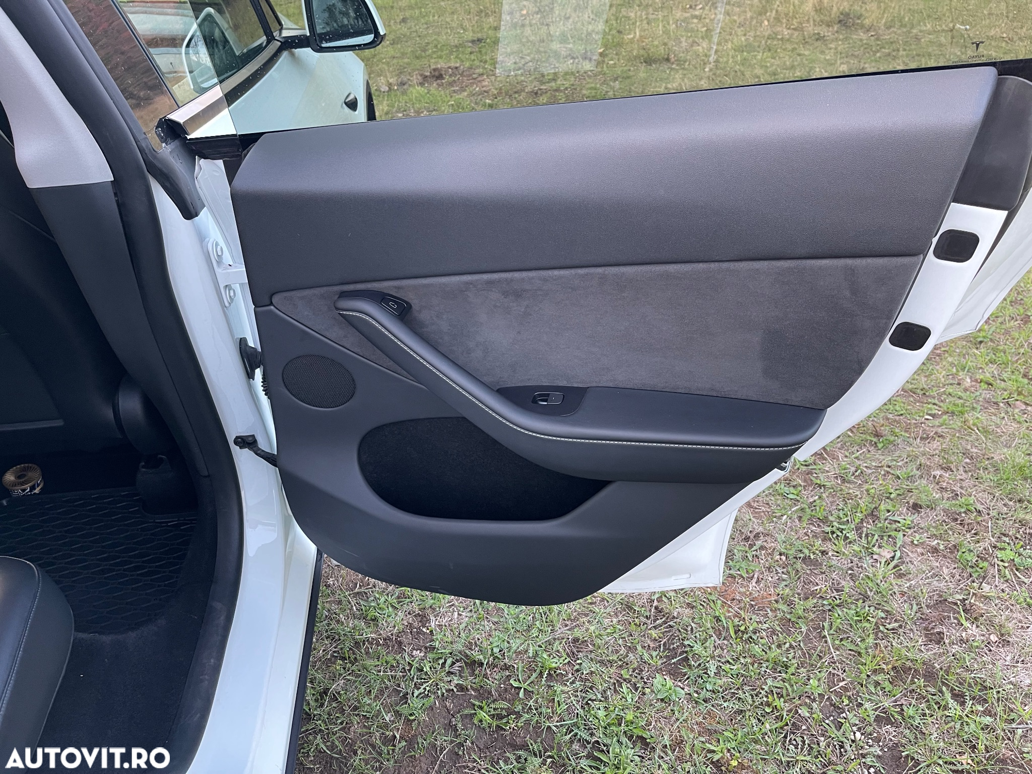 Tesla Model Y - 9