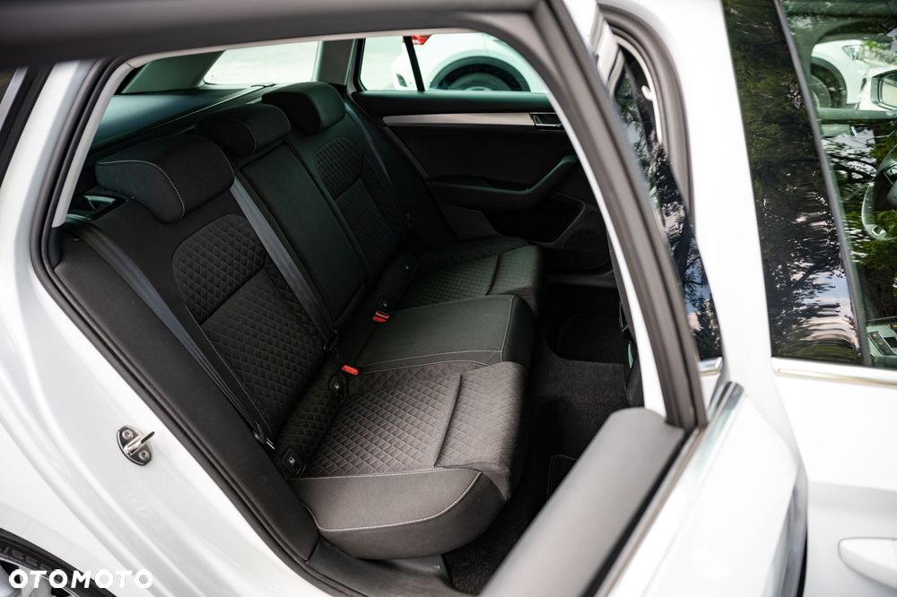 Skoda Superb 2.0 TDI SCR Style DSG - 10
