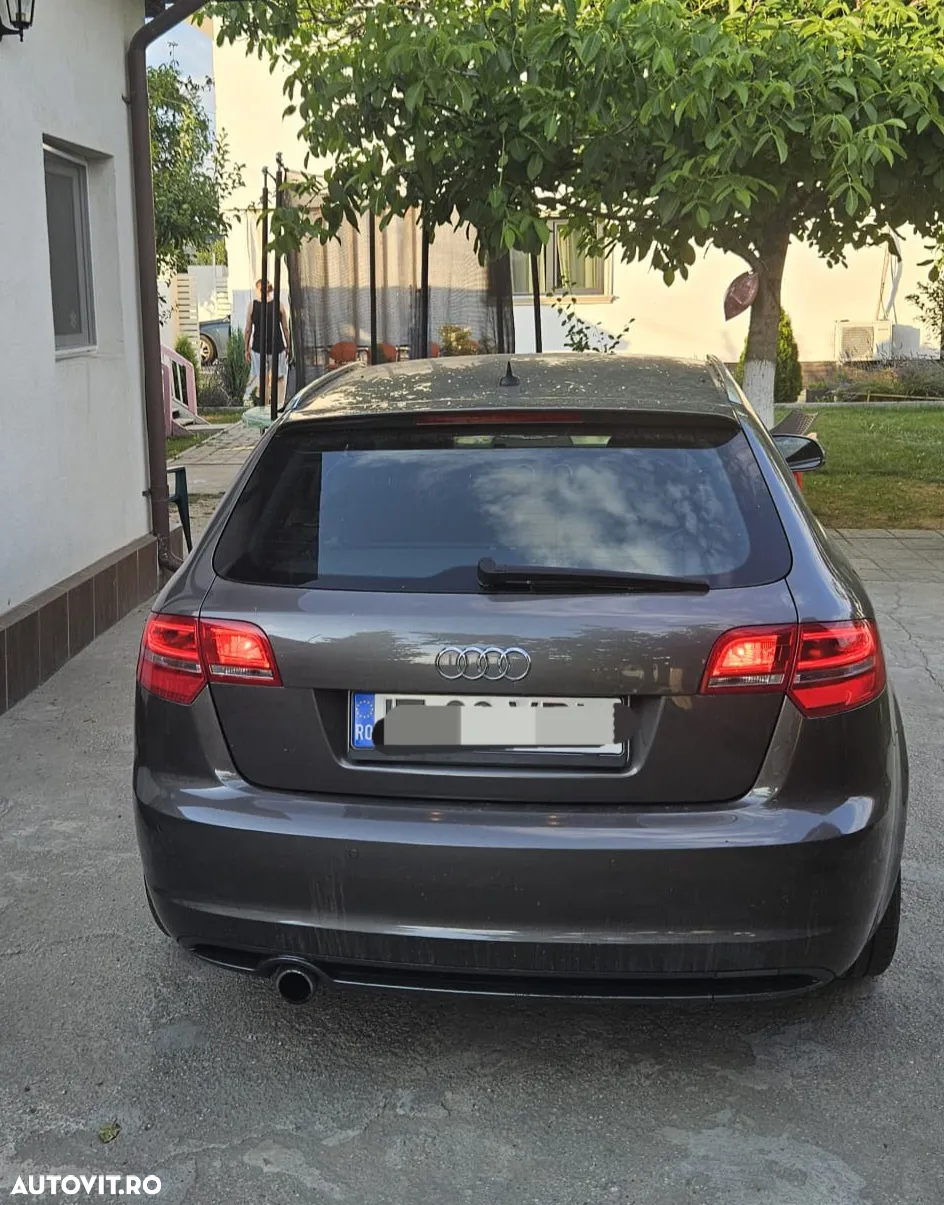 Audi A3 Sportback 1.6 TDI S-tronic Ambition - 2