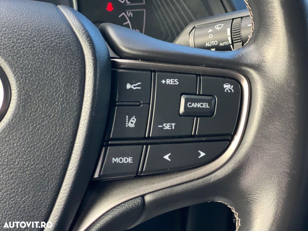 Lexus UX 250h Executive Line - 17