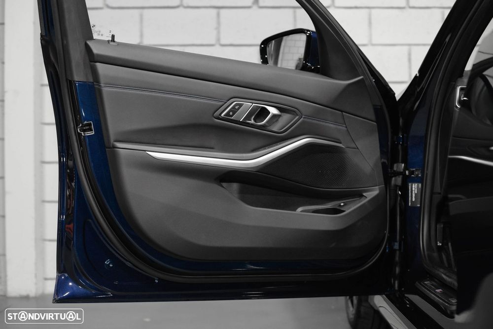BMW 320 e Pack M Auto - 31