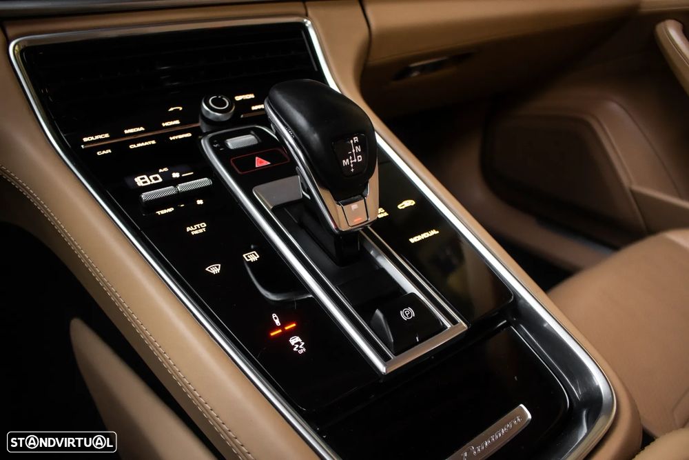 Porsche Panamera 4 E-Hybrid - 25
