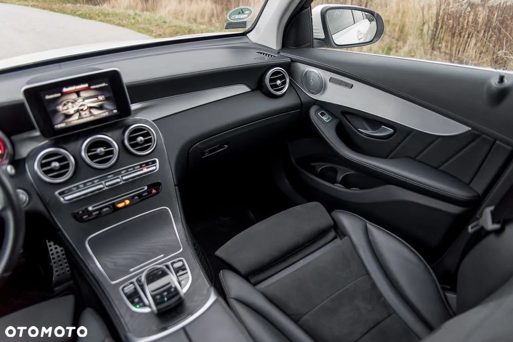 Mercedes-Benz GLC - 24