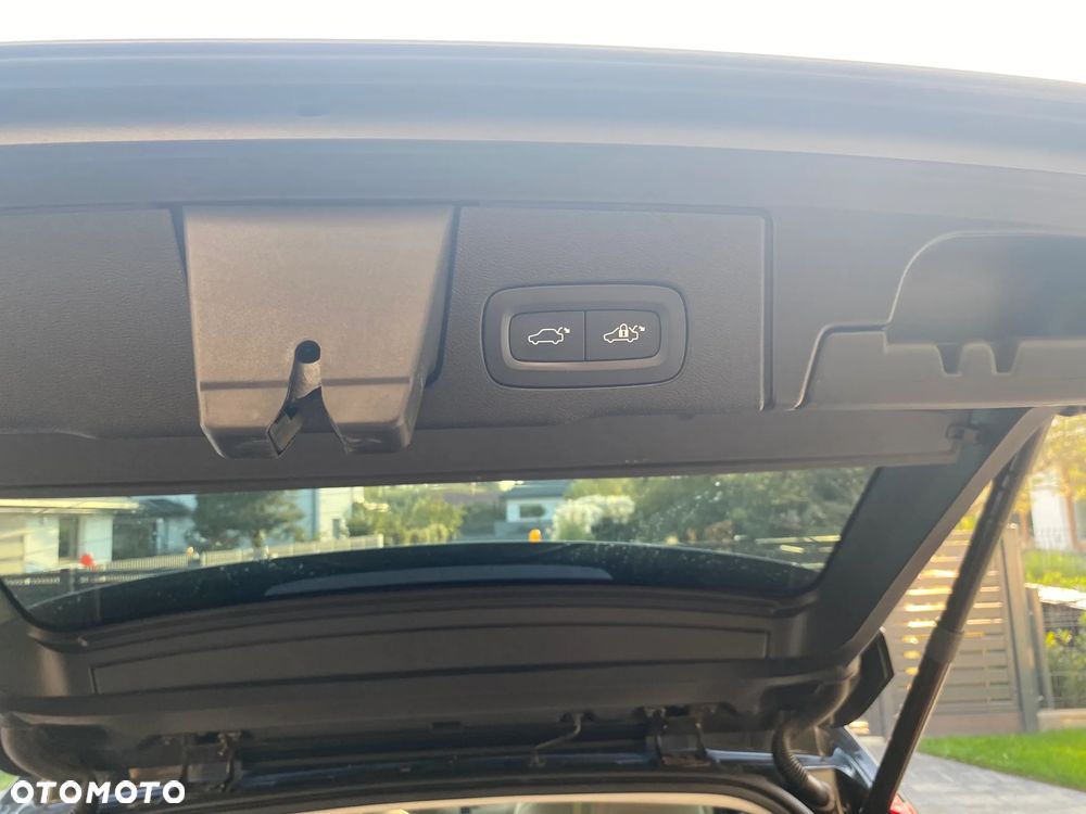 Volvo XC 60 D4 AWD Geartronic Momentum - 36