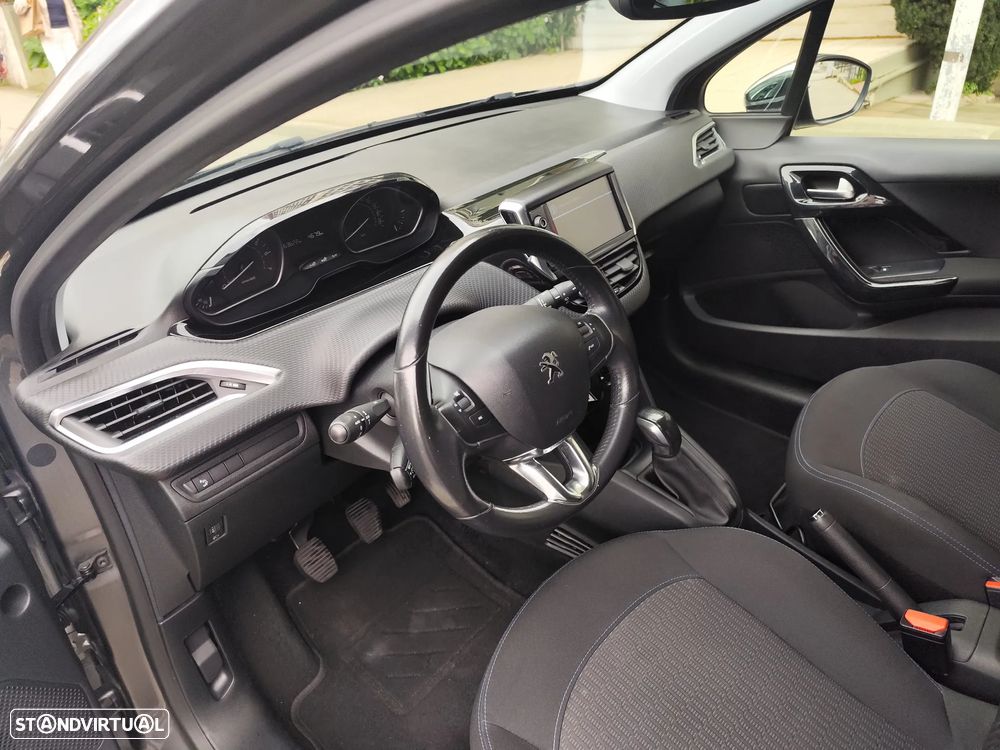 Peugeot 208 1.2 PureTech Style - 5