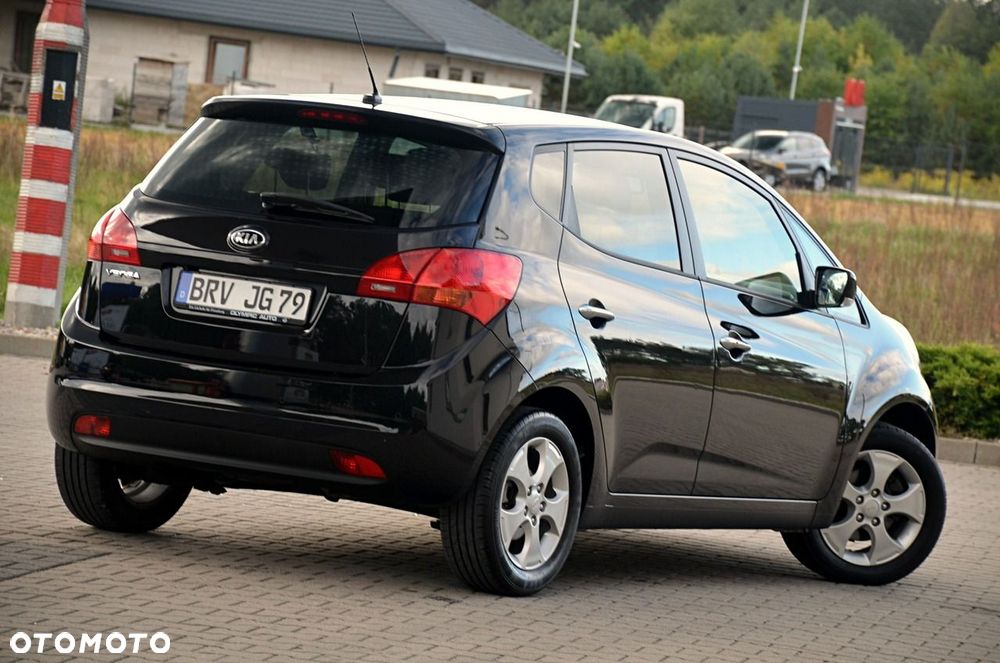 Kia Venga - 9