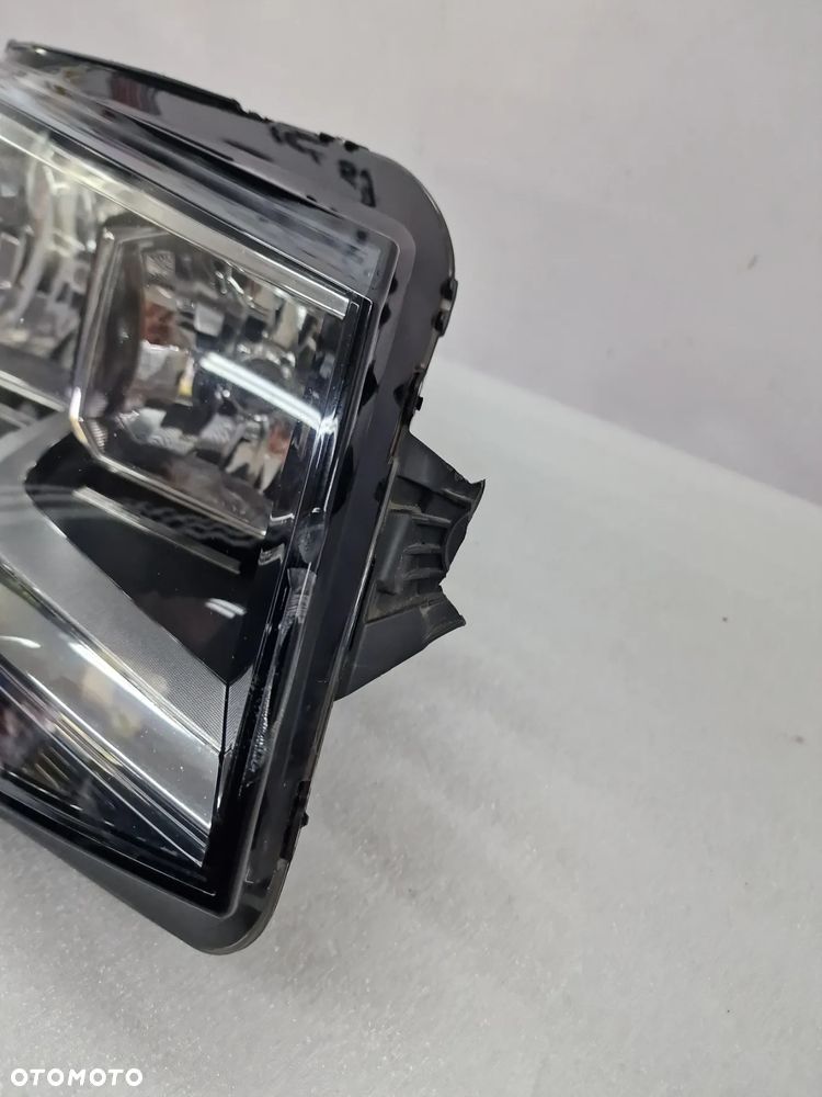 VW T6 TRANSPORTER 15- PRAWA ZWYKŁA LAMPA PRZEDNIA PRZÓD , NR 7E1941006E , NR AUKCJI LA58 - 6