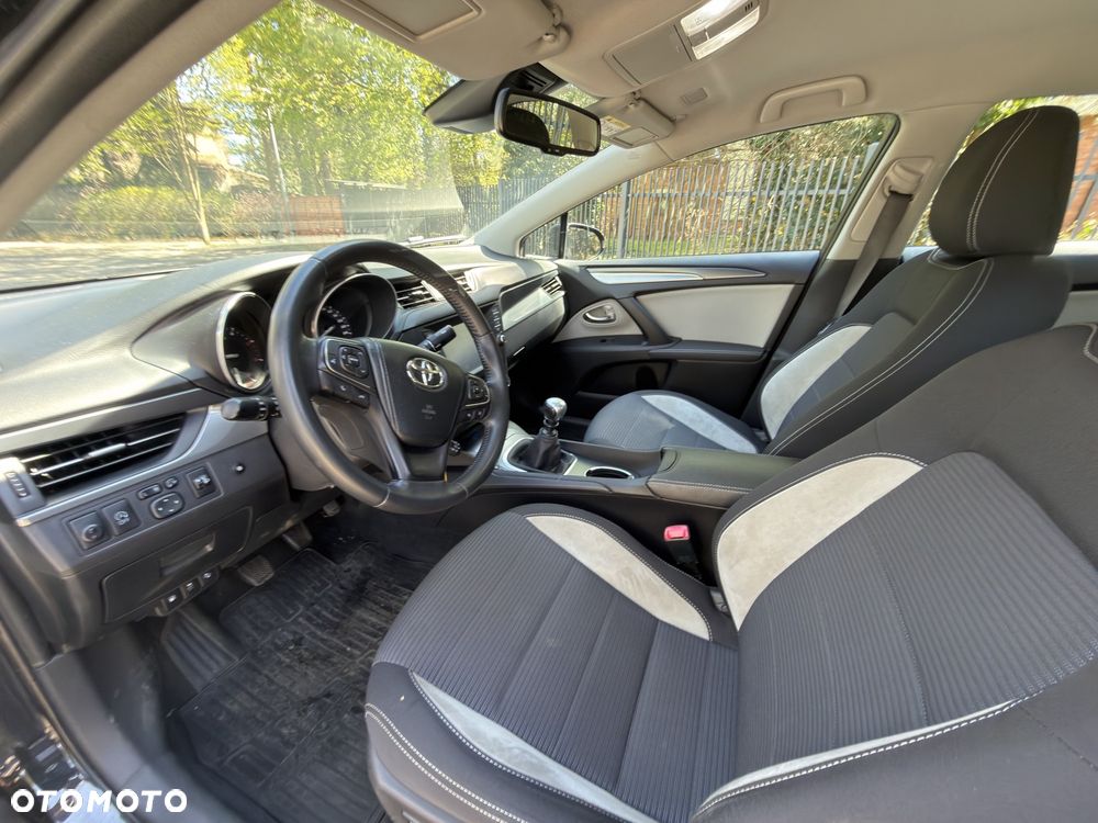 Toyota Avensis 2.0 D-4D Prestige - 8