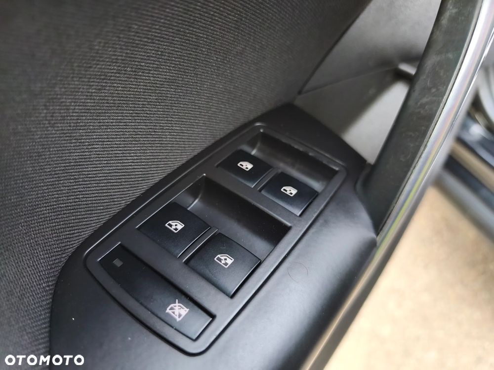 Opel Insignia 1.8 Cosmo - 25