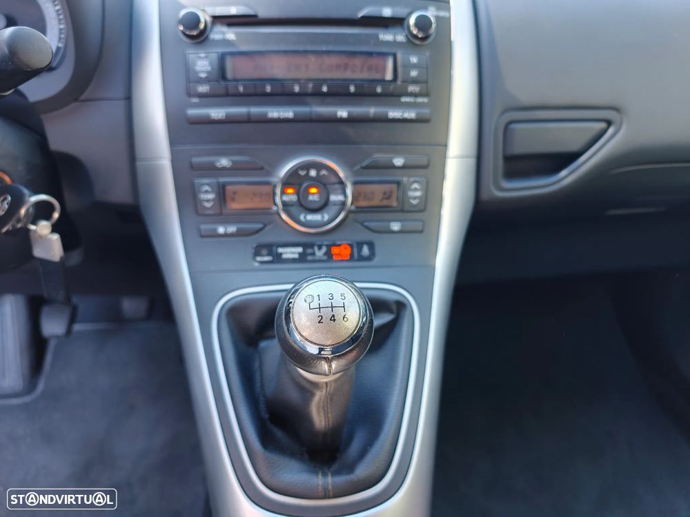 Toyota Auris 1.4 D-4D - 9