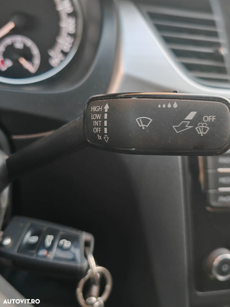 Skoda Rapid - 11