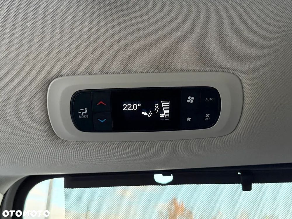 Chrysler Pacifica - 35