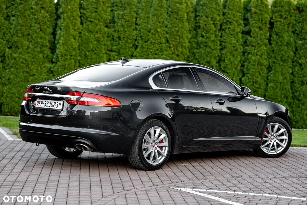 Jaguar XF 2.2 - 10
