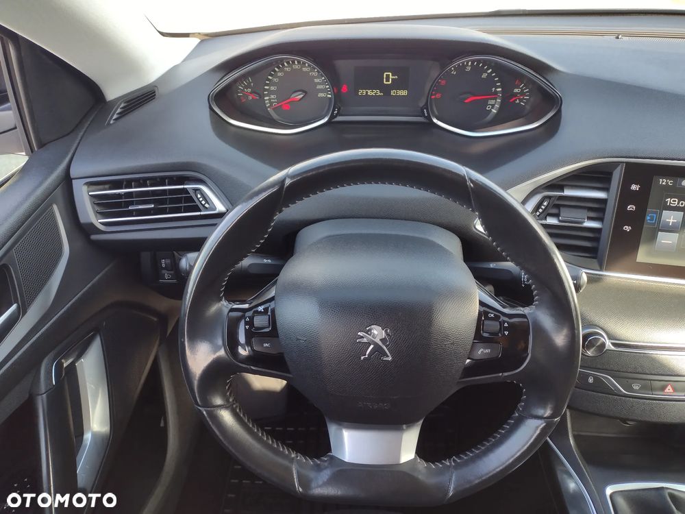 Peugeot 308 - 13