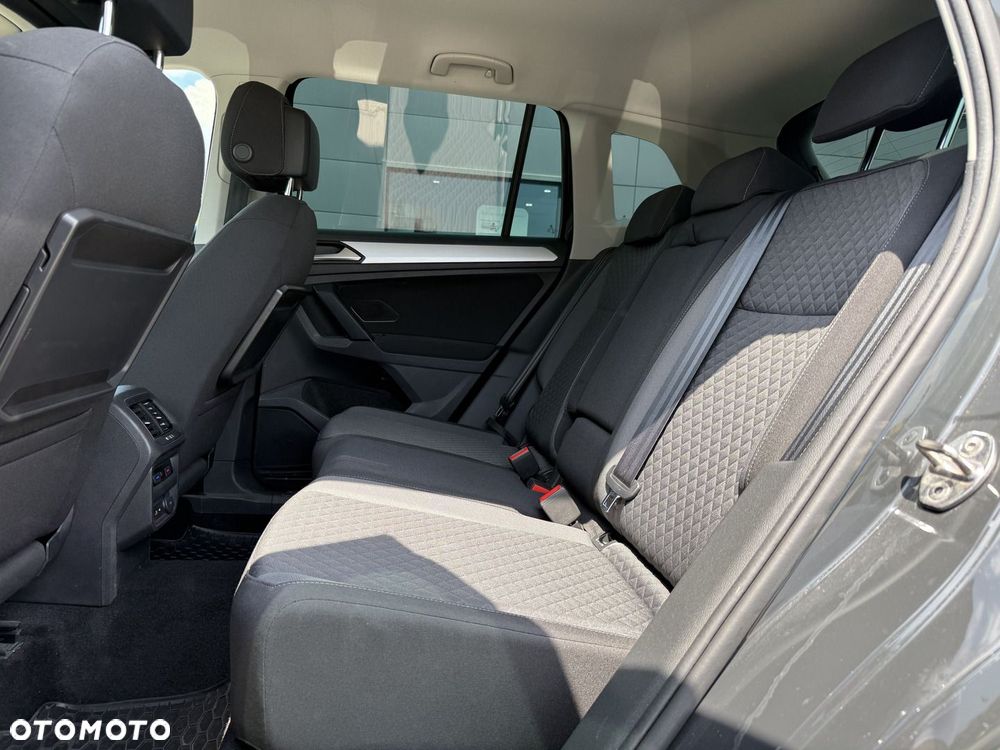Volkswagen Tiguan - 27