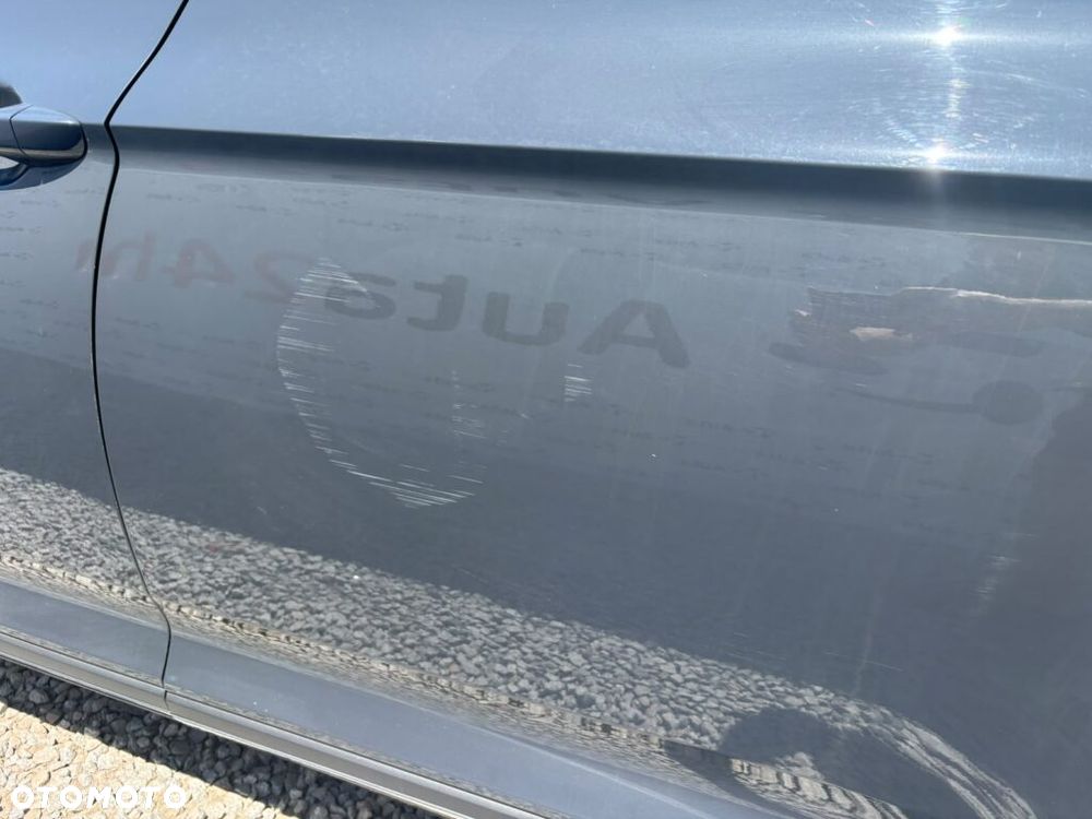 Volkswagen Passat Variant 1.6 TDI SCR DSG Trendline - 15