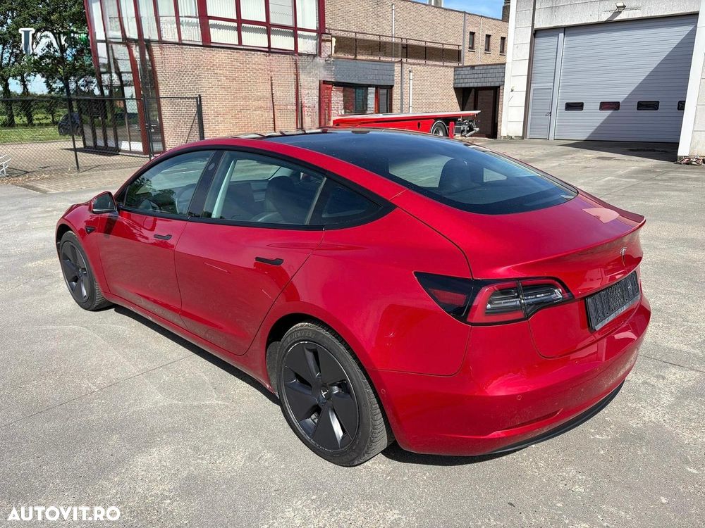 Tesla Model 3 - 5