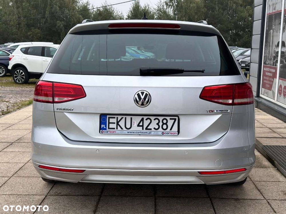 Volkswagen Passat - 13
