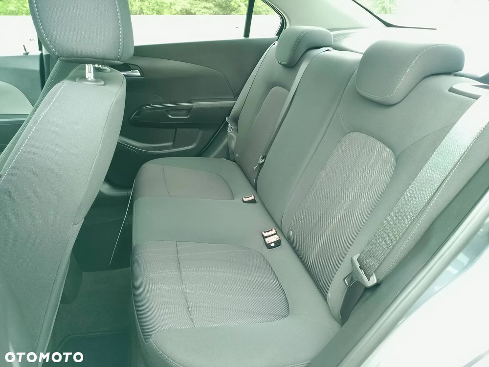 Chevrolet Aveo 1.4 16V LT - 21