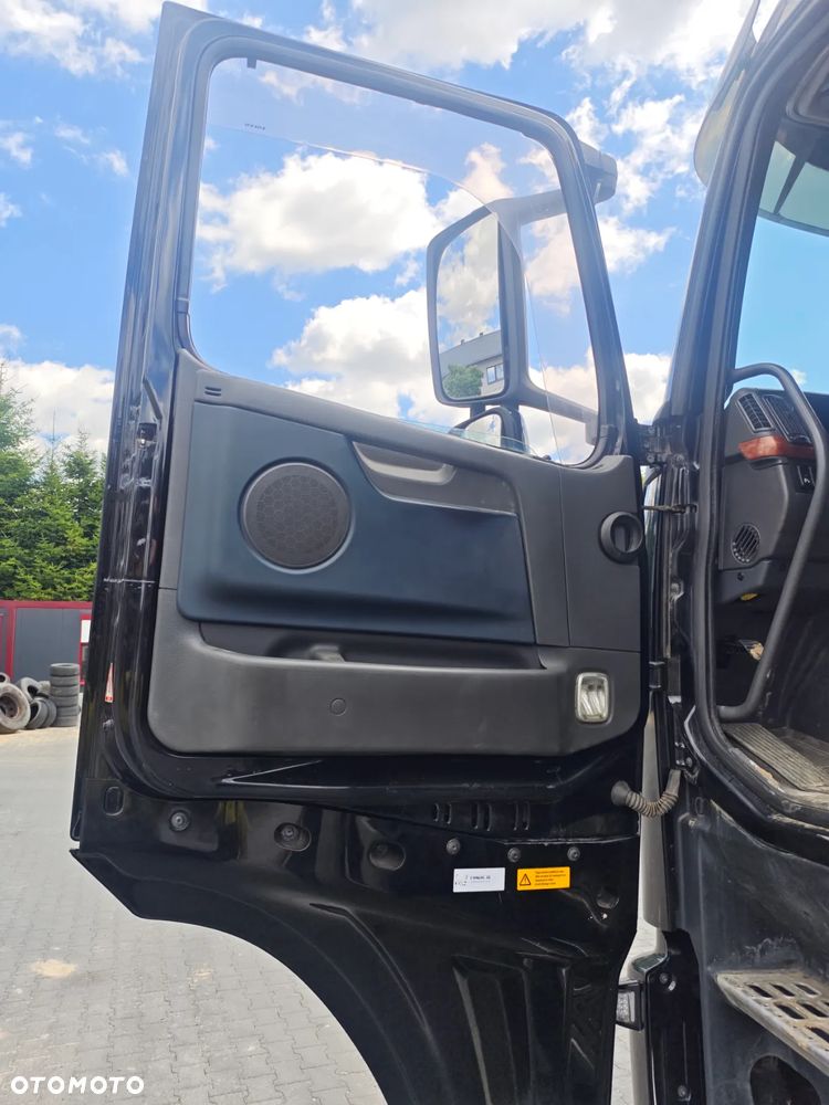 Volvo FH 6x4 - 15