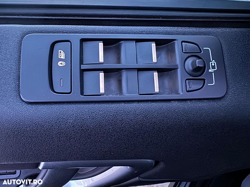 Land Rover Discovery Sport 2.0 l TD4 HSE Luxury Aut. - 25