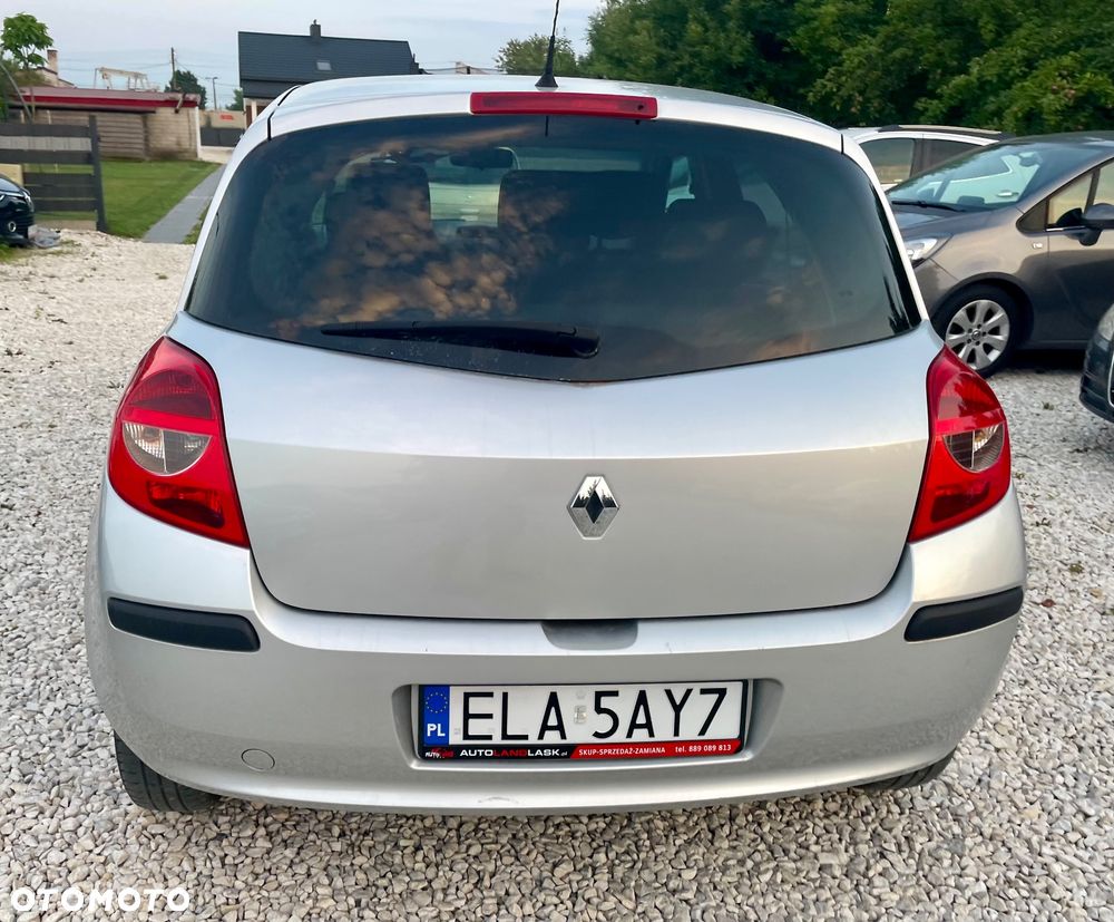 Renault Clio 1.2 16V Authentique - 15
