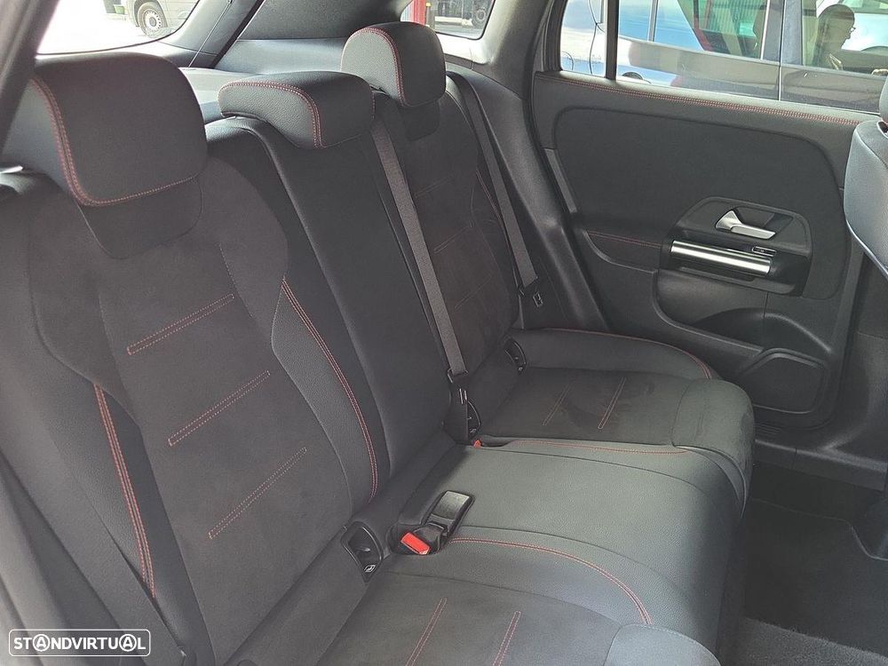 Mercedes-Benz GLA 180 d AMG Line - 25
