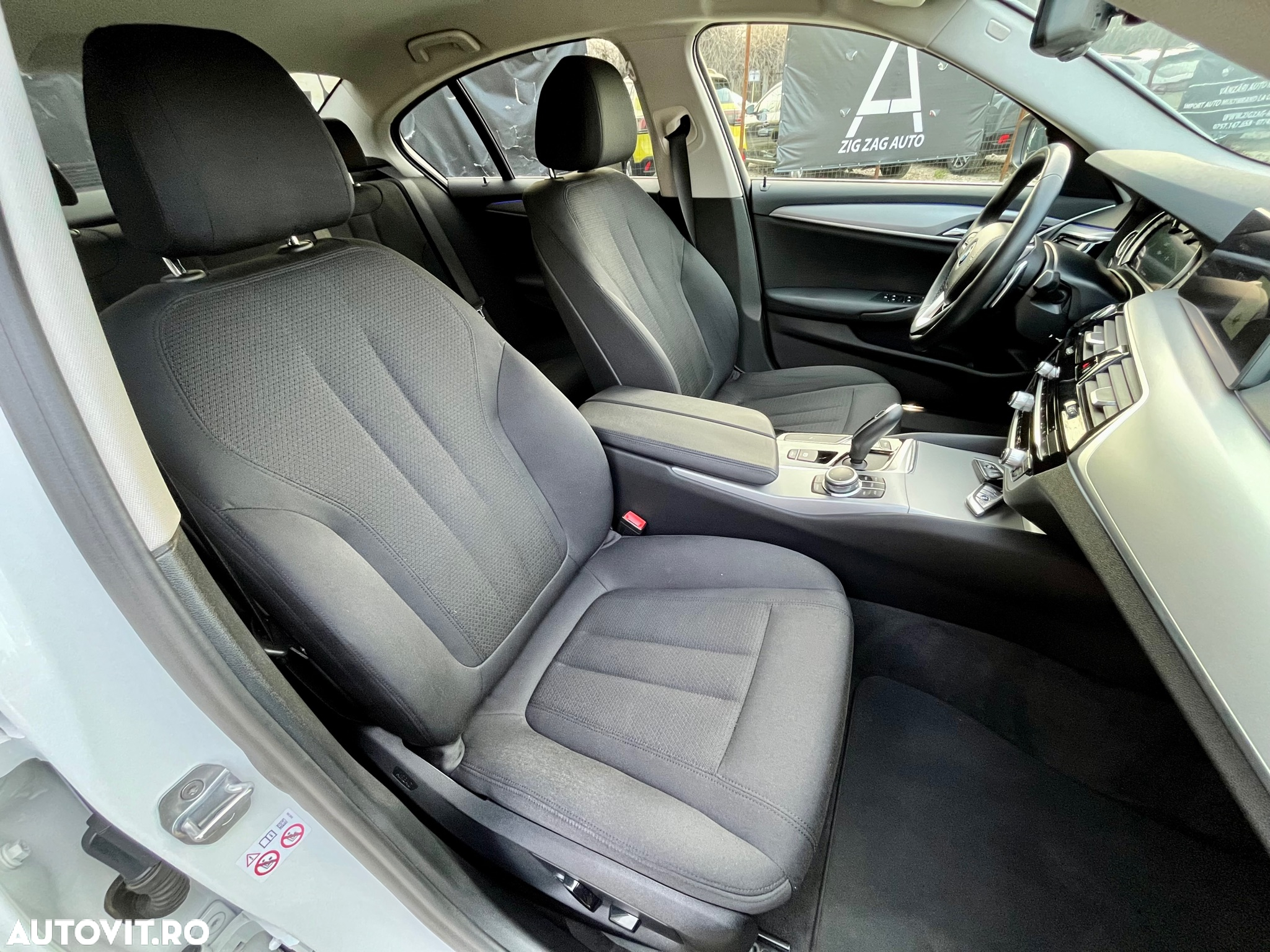 BMW Seria 5 530i xDrive AT - 34