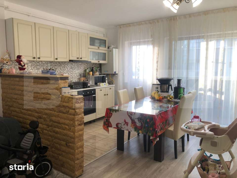 Apartament cu 2 camere, balcon inchis, parcare, expunere sudica, zona — fotografia 1